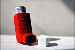 Escalating inhaled steroid dosages doesnt not prevent asthma flare-ups in children