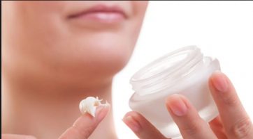 5 Ways to Use Petroleum Jelly for Skin Care