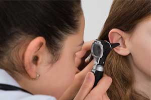 Oral steroids dont improve hearing loss in otitis media with effusion