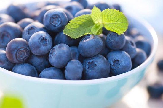 Eating blueberries daily for a month lowers blood pressure: New Study